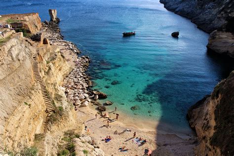 veduta panoramica aerea della baia di Porto Miggiano con l'acqua turchese