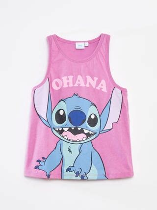 Bambina con abbigliamento Stitch
