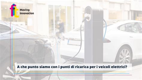 Panorama di un'officina moderna che produce veicoli elettrici giocattolo