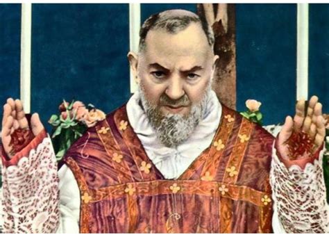 Padre Pio con le stimmate