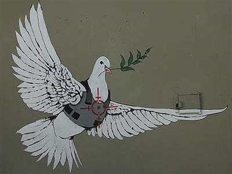 Banksy Armored Dove colomba con mirino rosso