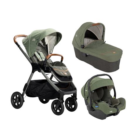 illustrazione di un sistema trio passeggino con navicella, passeggino e seggiolino auto