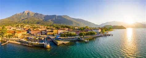 Veduta panoramica di Colico con il Lago di Como e le montagne circostanti