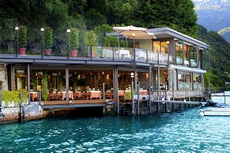 piatto tipico della cucina locale in un ristorante vista lago