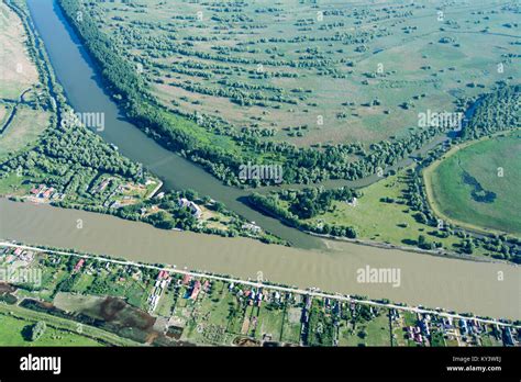 Veduta aerea del vasto delta del Danubio nel Mar Nero