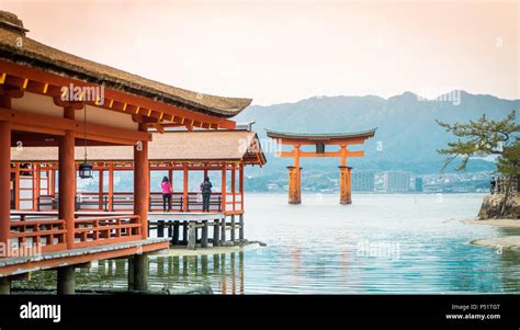 Torii galleggiante di Miyajima al tramonto