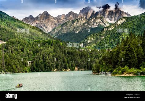 Panorama suggestivo delle Alpi italiane sopra la Val Brembana