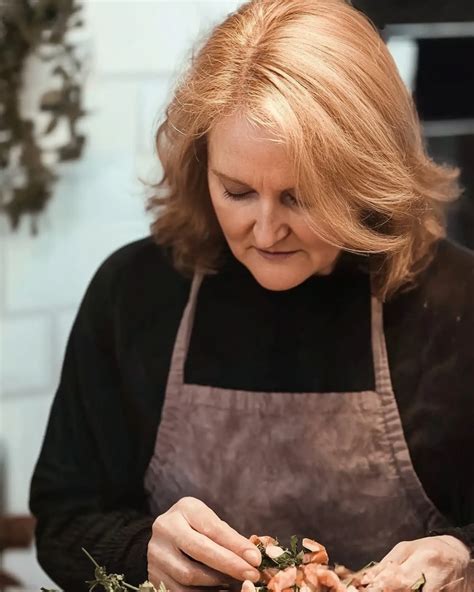 fotografia macro di noccioli di oliva puliti e pronti per la semina