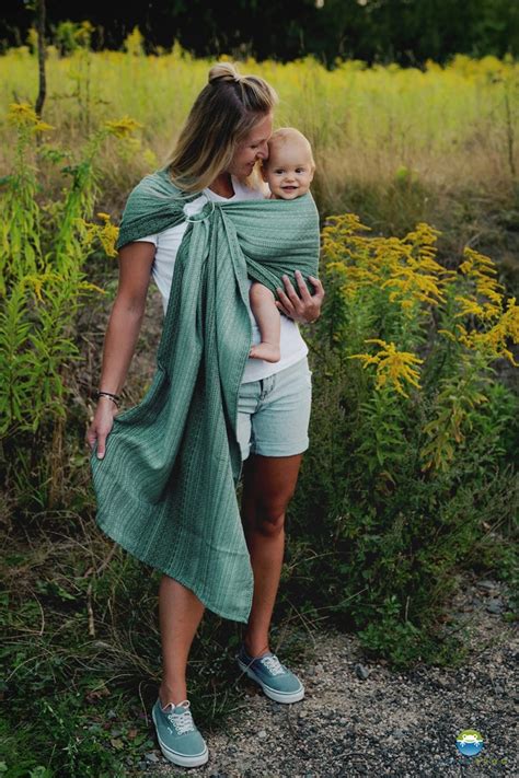 Bambino portato in fascia Little Frog