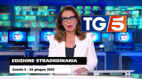 Studio televisivo di Mattino 5 durante la diretta