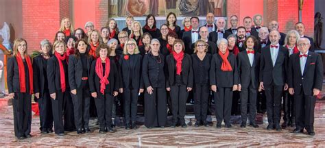 scena corale nel cortile dell'IPM