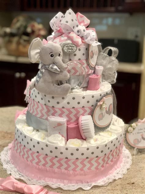 Torta di pannolini rosa per bambina