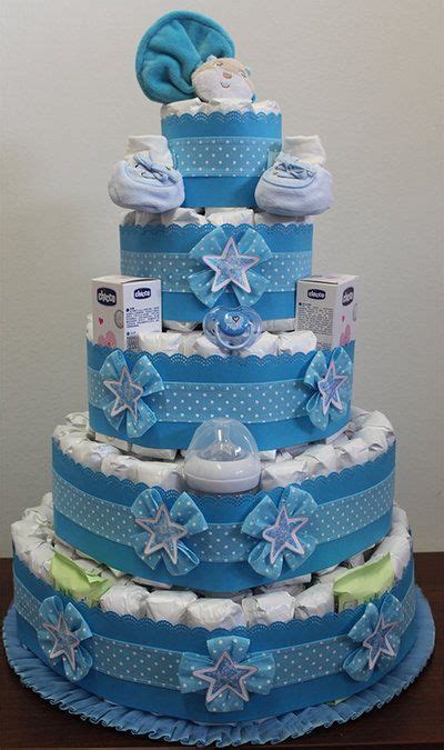 Torta di pannolini blu per maschietto