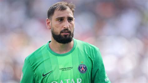 Giovane Gianluigi Donnarumma durante gli anni delle giovanili