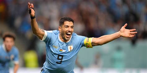 Luis Suárez celebra un gol con il Barcellona