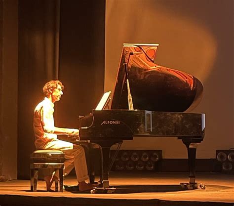 Emiliano Toso al pianoforte