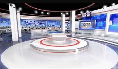 Scenografia di uno studio televisivo moderno focalizzato sull'informazione locale