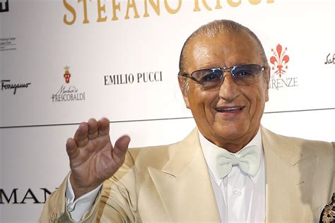 Tony Renis nel pieno della sua carriera artistica tra musica e cinema
