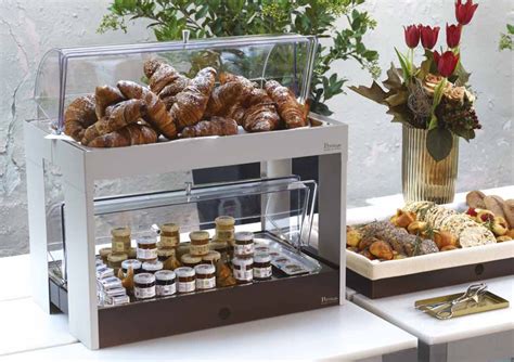 Colazione a buffet con prodotti locali