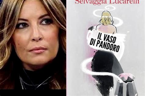 Selvaggia Lucarelli firma libri
