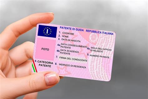Ken Miles alla guida di una MG