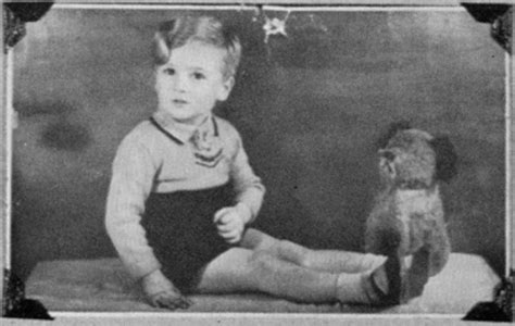 John Lennon bambino