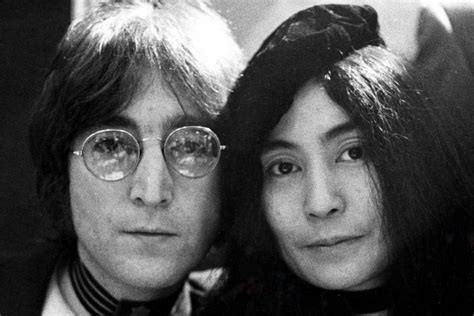 John Lennon e Yoko Ono attivisti per la pace