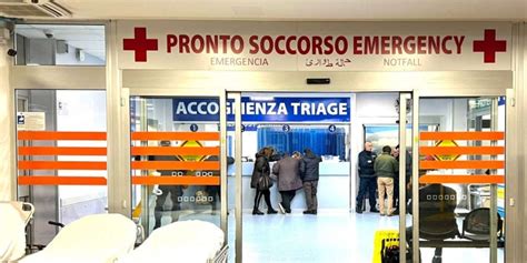 Rappresentazione di un pronto soccorso ospedaliero moderno