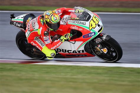 Valentino Rossi in sella alla Ducati MotoGP