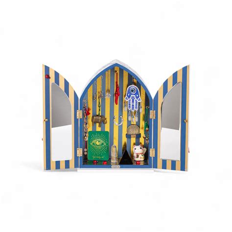 Esempio di oggetto decorativo portafortuna per la culla del bambino