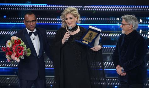 Iva Zanicchi sul palco
