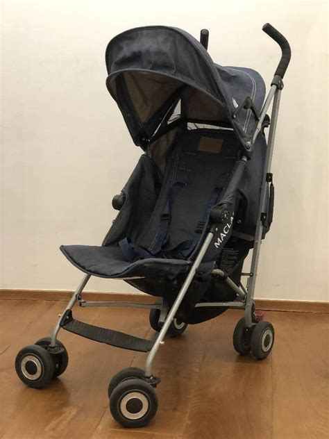 Passeggino Maclaren Triumph in azione con bambino