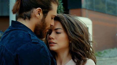 Can e Sanem in un abbraccio