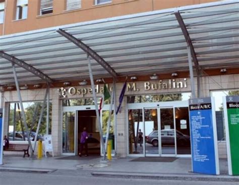 veduta dell'ospedale Bufalini di Cesena simbolo di cura e assistenza