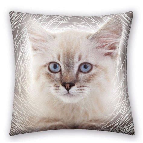 immagine dettagliata di un cuscino per gatti in micropeluche con texture visibile