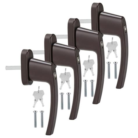 dettaglio tecnico del meccanismo di chiusura di un seggiolone compatto