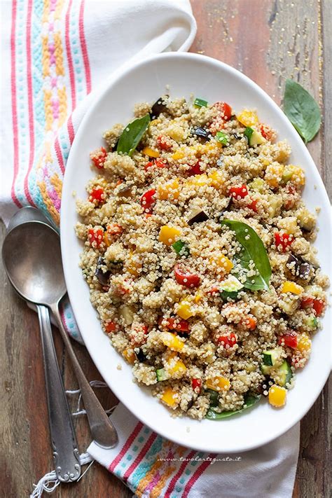Pappa di quinoa con verdure fresche