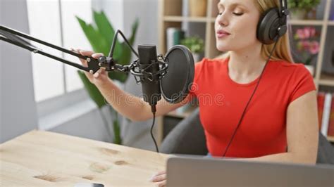 Microfono e cuffie per podcast
