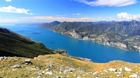 panorama del Monte Baldo e il Lago di Garda dall'alto