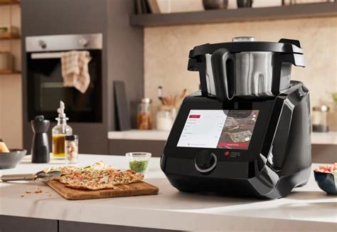Robot da cucina Monsieur Cuisine in azione