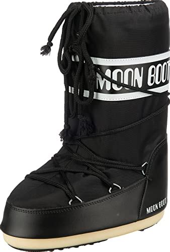Dettaglio della suola dentellata di un Moon Boot