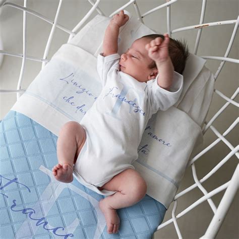 Dettaglio dei materiali del Baby Cushion in versione estiva e invernale