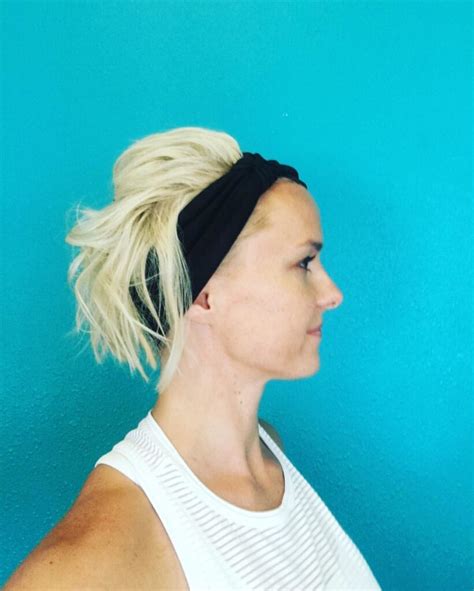 Icone del calcio con la fascia per capelli: tra stile e funzionalità