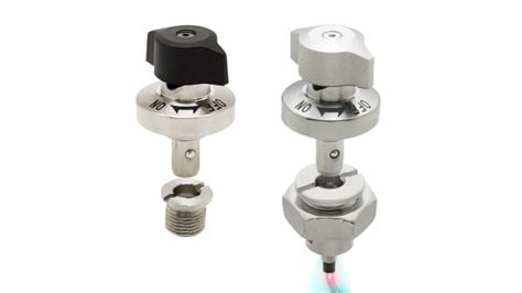 Dettaglio tecnico di un sistema di aggancio rapido per accessori su telaio in alluminio