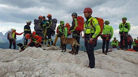 Foto d'archivio dei soccorritori impegnati sul monte Conca d'Oru
