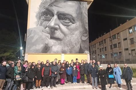 Murales dedicato a Gino Strada presso il CPIA BAT di Andria