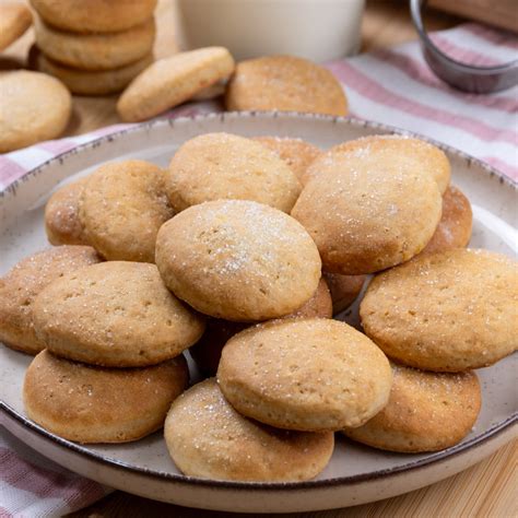 Biscotti al latte fatti a mano