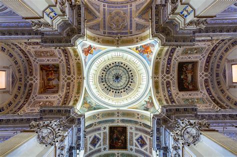 La Chiesa come madre e padre
