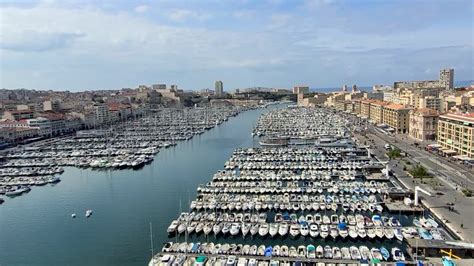 vista aerea del porto di marsiglia simbolo di scambio culturale