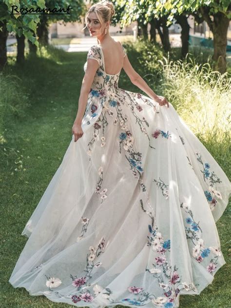 Ricamo su abito da sposa